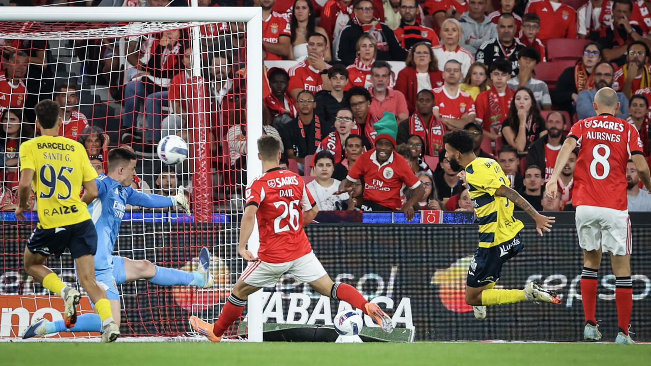 Trubin em bom plano frente ao Gil Vicente