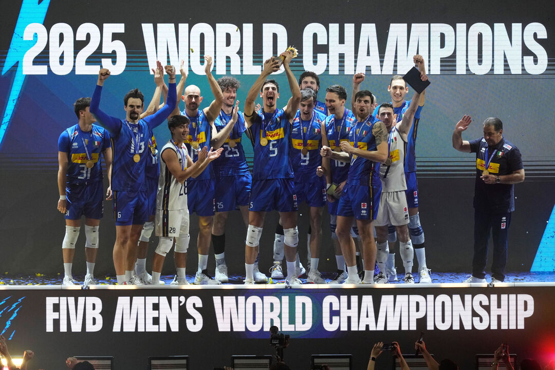 A festa da seleção italiana pela consquista de mais um título mundial de voleibol