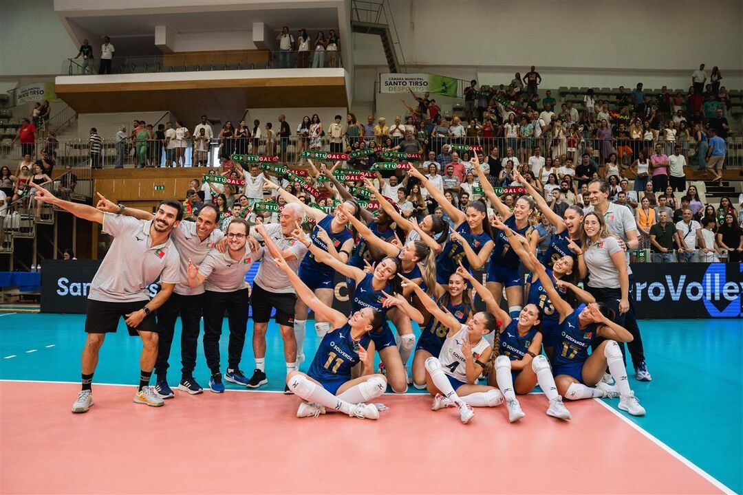 Seleção feminina celebra apuramento histórico