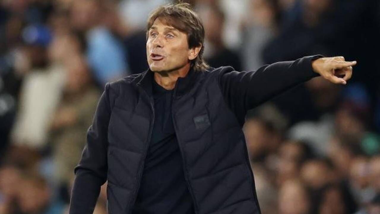 Antonio Conte, treinador do Nápoles
