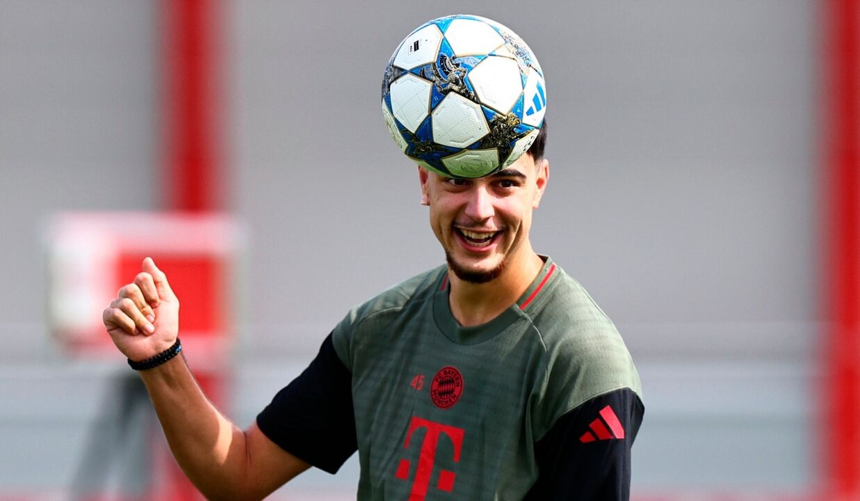 Pavlovic, médio do Bayern Munique, na mira do Manchester City.
