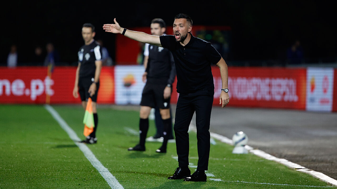 Farioli destaca reação do FC Porto após expulsão em jogo com o Arouca