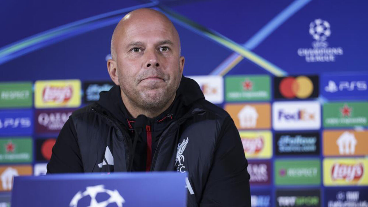 Arne Slot espera reação do Liverpool contra o Galatasaray