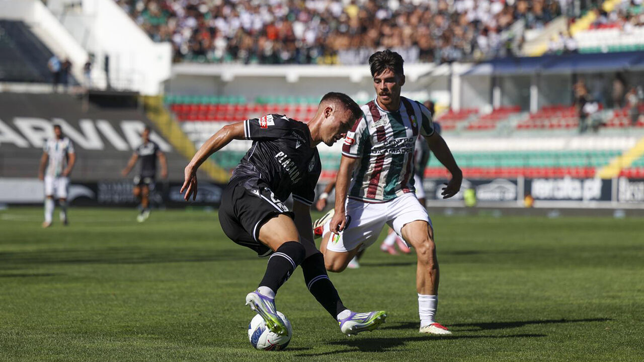 Jogo entre V. Guimarães e E. Amadora após derrota em Alverca