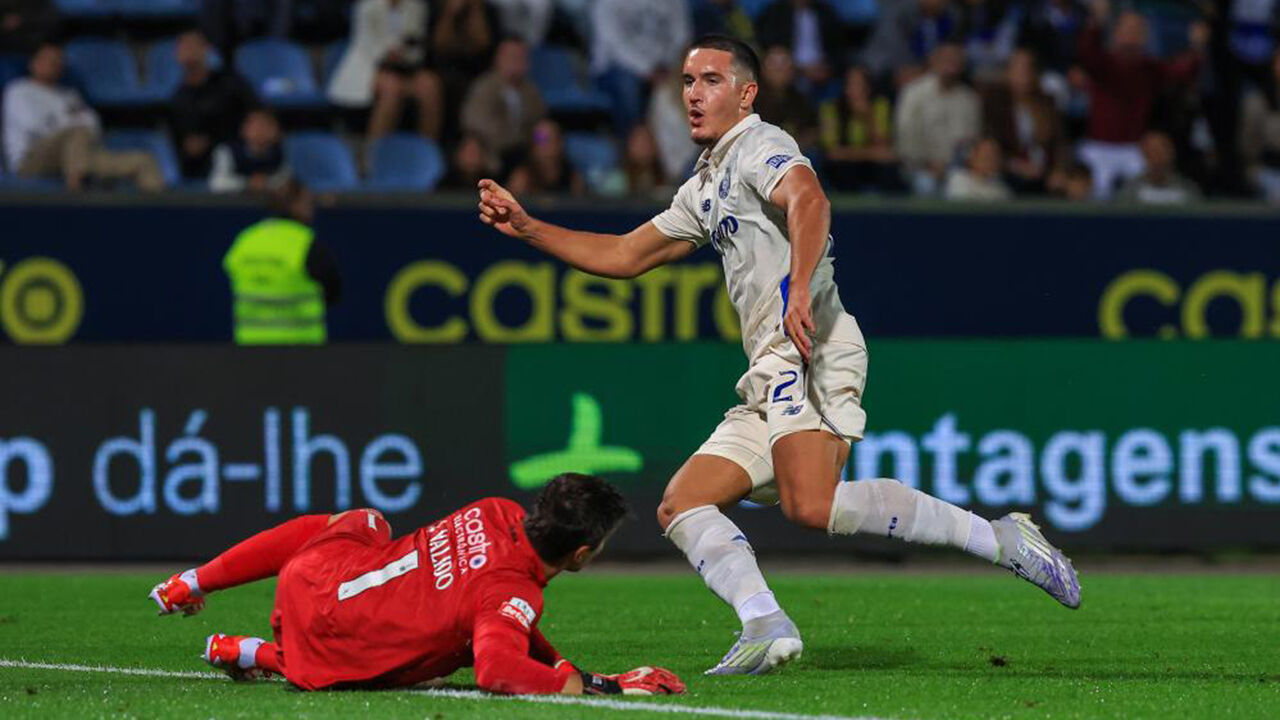 Deniz Gül marca após um ano de seca contra a mesma equipa