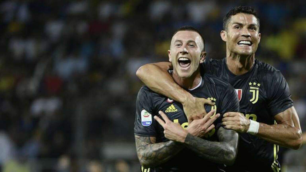 Bernardeschi recorda Ronaldo na Juventus e um convite para comer gelado em Turim