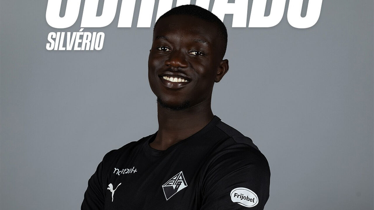 Académica rescinde com Silvério Indunga