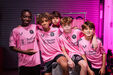 Inter Miami homenageia Messi com camisolas para jovens jogadores