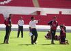 José Mourinho orienta um treino no relvado do Estádio da Luz