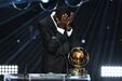 Dembélé não conseguiu conter as lágrimas após vencer a Bola de Ouro