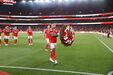Momento de muita emoção: jogadores do Benfica homenageiam Gullit, Rita e Tino antes do jogo com o Rio Ave