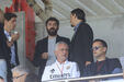 Mourinho com Mário Branco a assistir ao Benfica B-Torreense