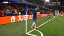 Adeptos do Benfica atiraram de tudo a Enzo Fernández e o médio reagiu... com um aplauso irónico
