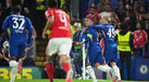 Jogadores do Chelsea celebram golo contra o Benfica