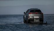 CUPRA Terramar mostra capacidade dentro de água