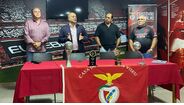 Cristóvão Carvalho e Isaías com benfiquistas e responsáveis da Casa do Benfica de Viseu