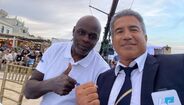 Ernesto Hoost, uma das lendas históricas do K1, e Carlos Ramjanali