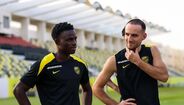 As primeiras imagens de Roger Fernandes no Al Ittihad