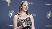Hannah Einbinder usa vitória nos Emmys para exigir libertação da Palestina