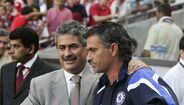 Mourinho cumprimenta Vieira no Estádio da Luz