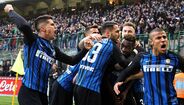 Karamoh celebra um golo pela equipa do Inter