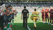 Racing homenageia bombeiros florestais em campo