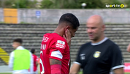 Insólito: choque entre Adriano e André Gomes no regresso ao relvado atrasou recomeço do Santa Clara-Alverca