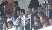 Mourinho a assistir ao Benfica B-Torreense