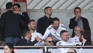 Mourinho a assistir ao Benfica B-Torreense