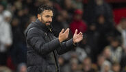 Rúben Amorim assiste ao jogo Brentford - Man. United
