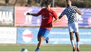 Jogadores em ação durante a partida