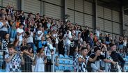 Público apoia equipa em estádio