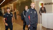 Jogadores a caminho do avião