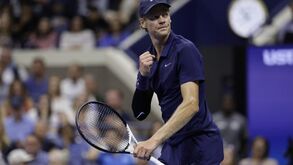 Sinner avança para os 'quartos' do US Open ao vencer Bublik por triplo 6-1