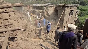 Equipas de resgate procuram sobreviventes após sismo no Afeganistão 