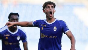 Gabriel Costa em alta: médio do Feirense chamado à Seleção sub-20