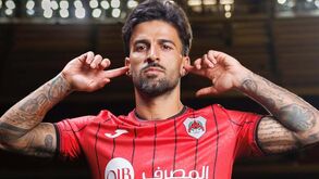Oficial: Tiago Silva troca Vitória pelo Al Rayyan