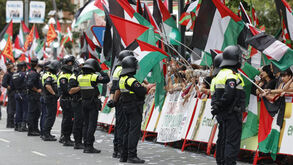 Protestos pró-Palestina marcam etapa da Volta a Espanha em Bilbau, com segurança reforçada