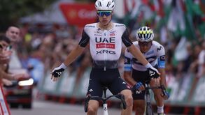 Ayuso ganha a 12.ª etapa da Vuelta e Vingegaard mantém vantagem sobre João Almeida