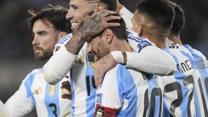 Scaloni elogia Otamendi e revela: «Veio jogar lesionado, às vezes contra a decisão do Benfica»