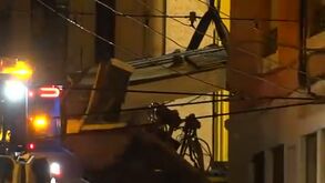 Imagens mostram operacionais a remover destroços do Elevador da Glória