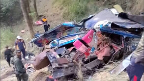 Autocarro despista-se e cai de um precipício no Sri Lanka