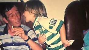 Mangas realiza produção fotográfica com a camisola campeã do Sporting em 1999/00