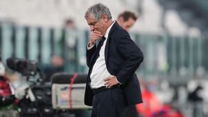 «Não há voos diretos para Portugal?»: Fernando Santos apertado na conferência após derrota