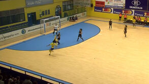 O golaço de bicicleta de Lídia Moreira na vitória do Nun'Álvares na Liga de futsal feminino
