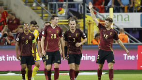 Bélgica vence Cazaquistão com Debast no onze inicial