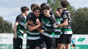 Estreia do Sporting na Youth League será na Cidade do Futebol devido à substituição do relvado da Academia