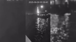 Barco com bandeira portuguesa da flotilha humanitária atingido com drone