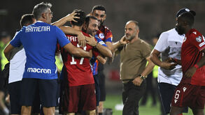Jogadores da Arménia a festejar