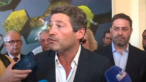 «Tive um lapso»: André Ventura exalta-se com jornalistas após confundir evento de cidadania com festa de hambúrgueres